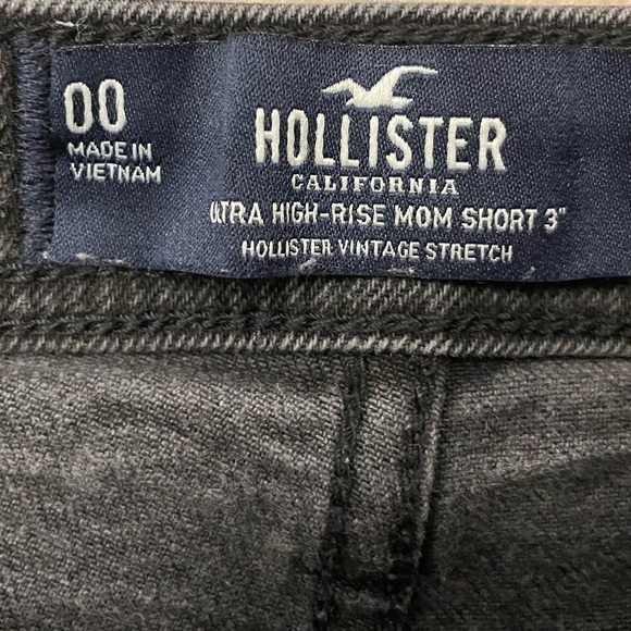 Hollister California Ultra High-Rise Mom Short 3” - Picture 3 of 5